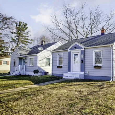 Buy this 3 bed house on 1311 Grant Avenue in Grand Haven, MI 49417