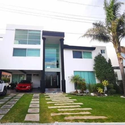 Rent this 4 bed house on Avenida Carril a Morillotla in 72754 Tlaxcalancingo (San Bernardino), PUE