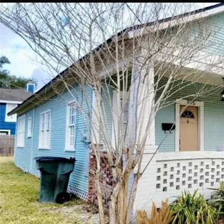 Rent this 2 bed house on 717 Iris Street in Lake Charles, LA 70601