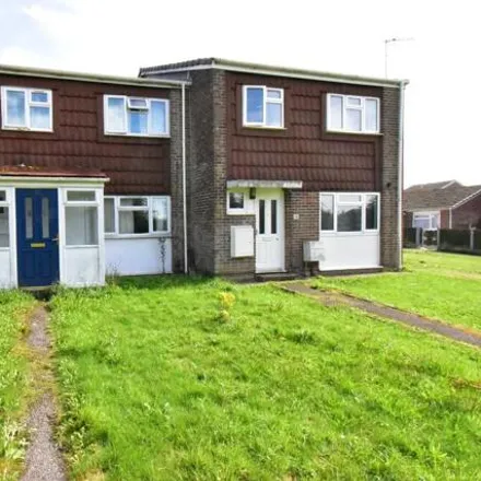 Buy this 3 bed townhouse on Pinewood Close in Sutton-in-Ashfield, NG17 7QE