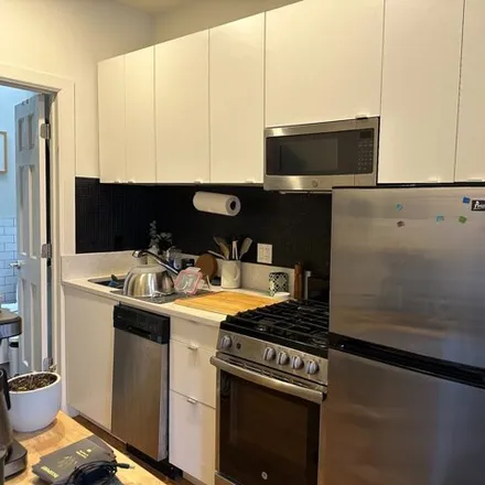 Image 3 - 326 East 74th Street, New York, NY 10021, USA - Apartment for rent