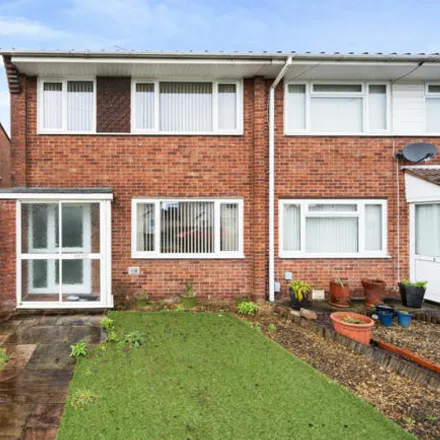 Buy this 3 bed house on 5 Lyndale Road in Yate, BS37 4DD