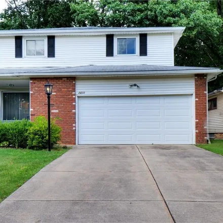 Buy this 4 bed house on 2205 Halcyon Road in Beachwood, OH 44122