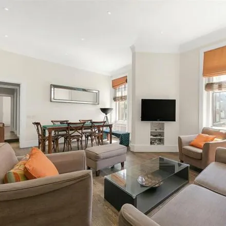 Rent this 2 bed room on Langham Mansions in Earl's Court Square, London