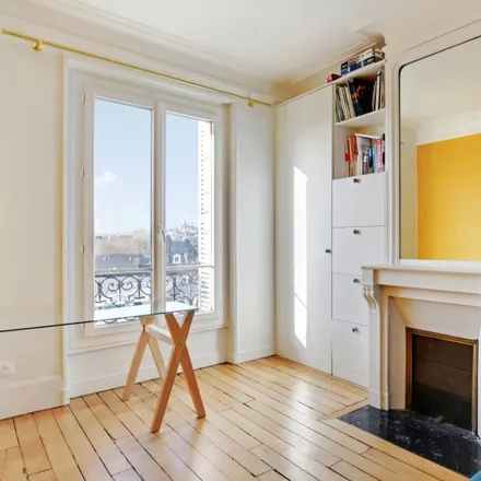 Image 8 - 1 Avenue Claude Vellefaux, 75010 Paris, France - Apartment for rent