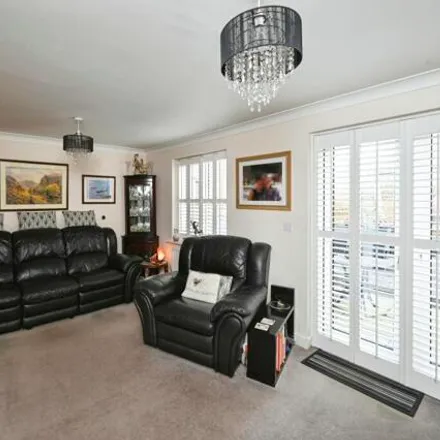 Image 3 - Piper Close, Mansfield Woodhouse, NG19 7GG, United Kingdom - Townhouse for sale