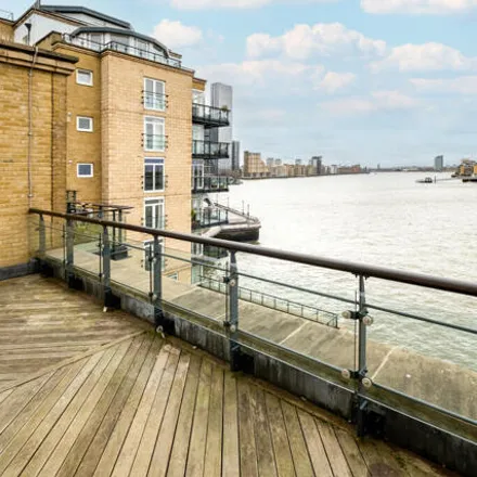 Image 9 - Dunbar Wharf, Narrow Street, London, E14 8BB, United Kingdom - Apartment for sale