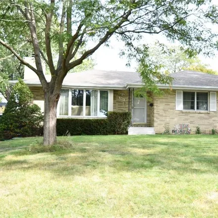 Buy this 3 bed house on 3903 74th Street in Urbandale, IA 50322