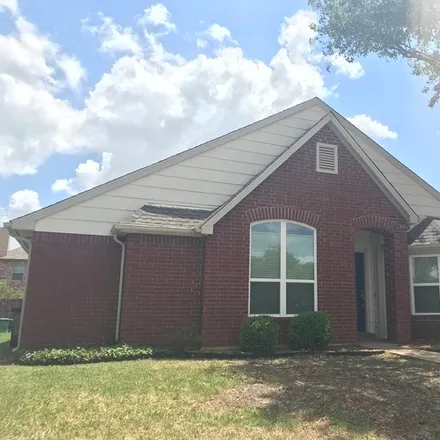 Rent this 3 bed house on 913 Lake Bluff Drive