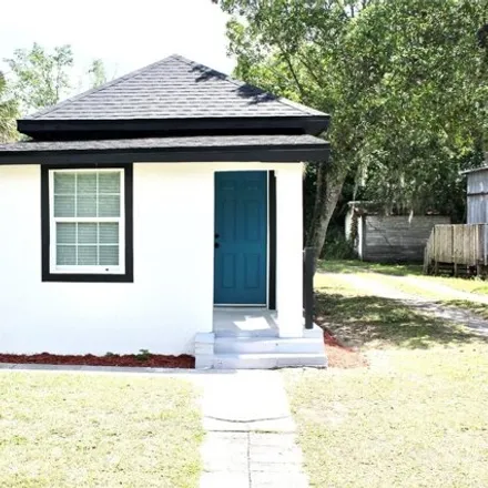 Buy this 2 bed house on 253 North Beaumont Avenue in Kissimmee, FL 34741