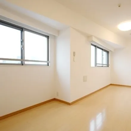 Rent this studio apartment on 高橋歯科 in Kagurazaka-dori, Akagimotomachi