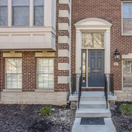 Image 3 - 215 North Alabama Street, Indianapolis, IN 46204, USA - Townhouse for sale