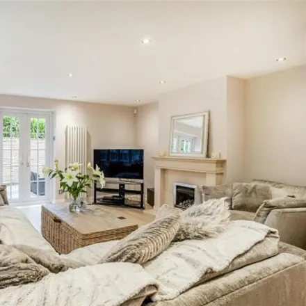 Image 7 - 3 The Stablings, Wilmslow, SK9 1PY, United Kingdom - House for sale