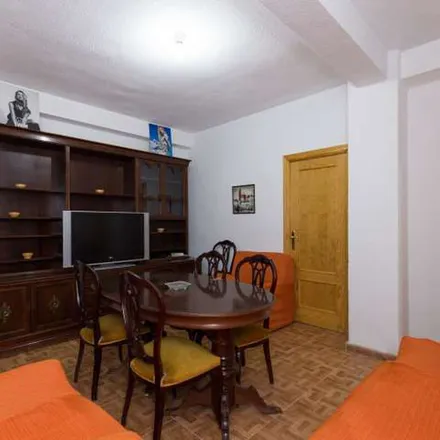 Rent this 4 bed apartment on La librería de Nieves in Calle Gonzalo Gallas, 18003 Granada