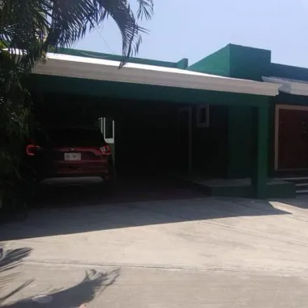 Rent this 3 bed house on Calle 43 in 97117 Mérida, YUC