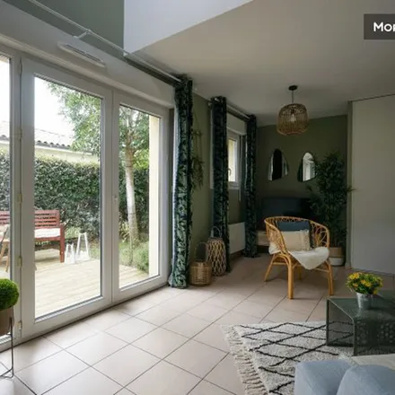 Image 5 - 18 Rue G Anthonioz de Gaulle, 33500 Libourne, France - Apartment for rent