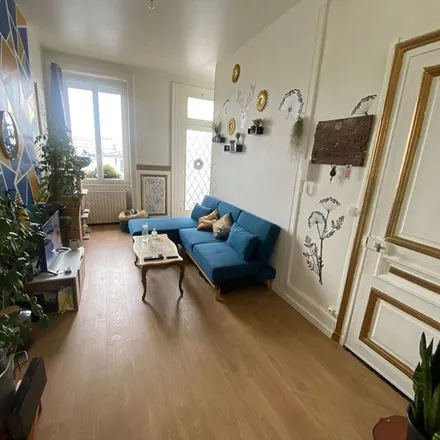 Image 8 - 38 Rue du Val de Saire, 50100 Cherbourg-en-Cotentin, France - Apartment for rent