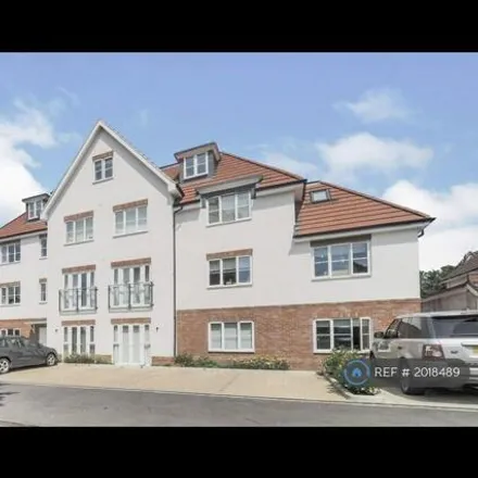 Rent this 1 bed apartment on Costcutter in Bathurst Walk, Richings Park