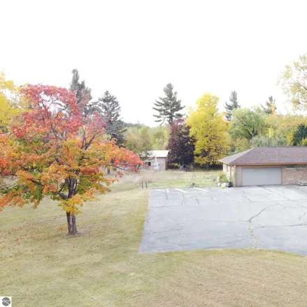 Image 4 - Tawas Road, West Branch, West Branch Township, MI 48661, USA - House for sale
