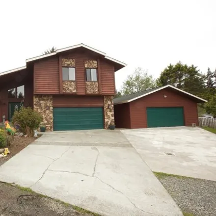 Buy this 4 bed house on Adamssons Court in McKinleyville, CA 95519