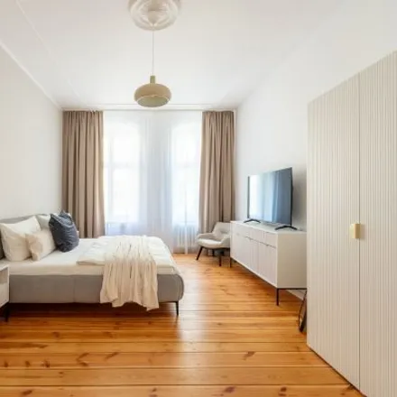 Rent this 3 bed room on Goßlerstraße 20 in 12161 Berlin, Germany