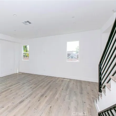 Image 3 - 10907 Otsego Street, Los Angeles, CA 91601, USA - House for rent