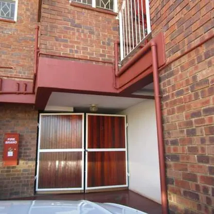 Rent this 2 bed apartment on Woodley Road in Cresta, Johannesburg