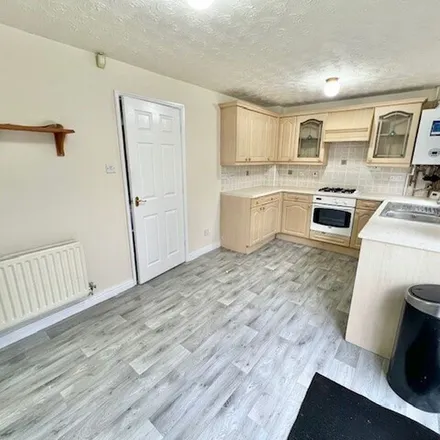 Image 9 - Carling Close, Bradford, BD7 4RU, United Kingdom - Apartment for rent