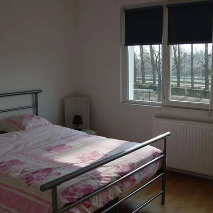 Rent this 3 bed apartment on Collège Jean Macé in Rue des Maréchaux, 62100 Calais