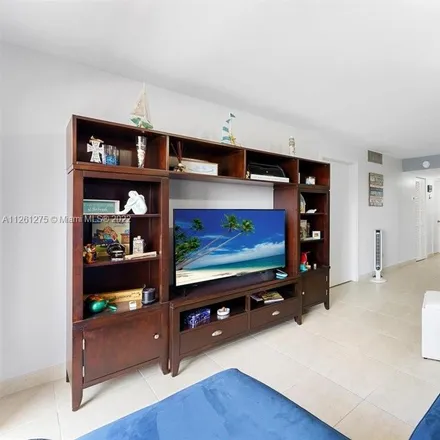 Image 6 - 6880 Abbott Avenue, Atlantic Heights, Miami Beach, FL 33141, USA - Condo for sale