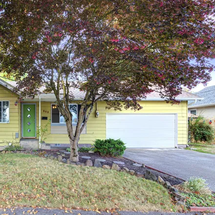 Buy this 3 bed house on 863 7th Avenue in Longview, WA 98632