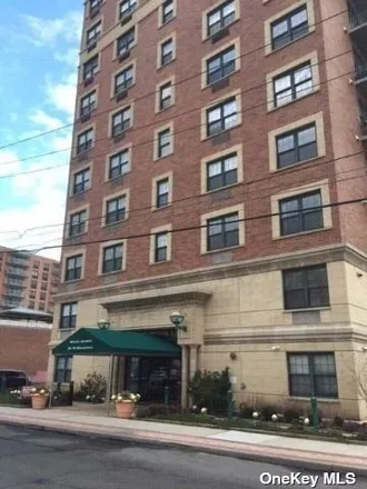 Rent this 3 bed apartment on 26 West Broadway in City of Long Beach, NY 11561