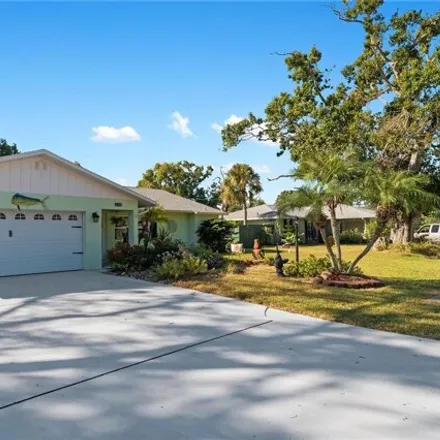 Buy this 2 bed house on 662 Tanager Road in Sarasota County, FL 34293