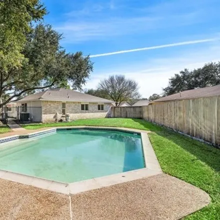 Image 2 - 14198 Erin Court, Sugar Land, TX 77498, USA - House for sale