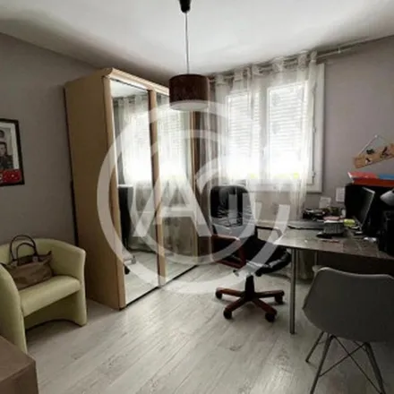 Rent this 5 bed apartment on 141 Chemin Saint-Pierre in 31170 Tournefeuille, France