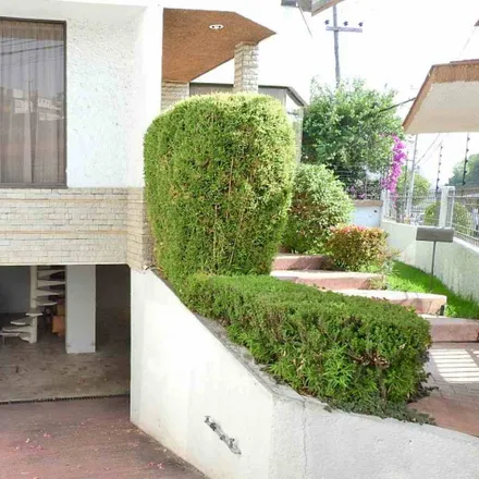 Buy this 4 bed house on Avenida Via Adolfo López Mateos in Club de Golf Bellavista, 54054 Atizapán de Zaragoza
