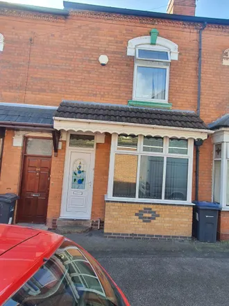 Rent this 3 bed townhouse on 90 Castleford Road in Sparkhill, B11 3SN
