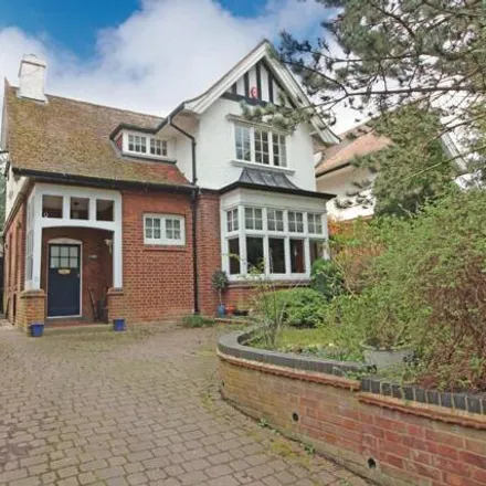 Buy this 3 bed house on West Avenue in Baldock, SG7 5AX