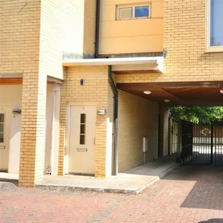 Image 5 - Nelson Road, Portsmouth, PO5 2AS, United Kingdom - Townhouse for sale