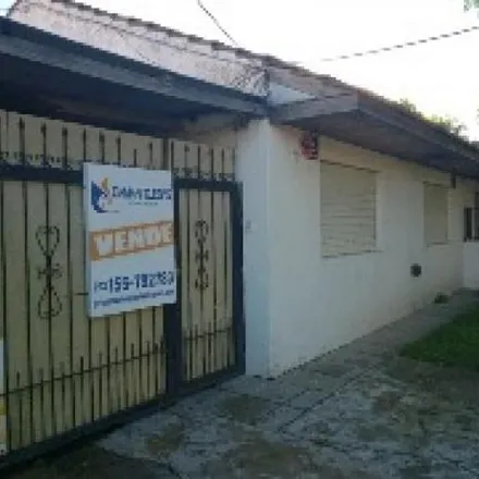 Buy this 3 bed house on sociedad de fomento Jorge Newbery in Bolívar 9048, Jorge Newbery