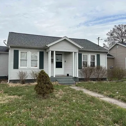 Buy this 2 bed house on 1580 Liberty Street in Murphysboro, IL 62966