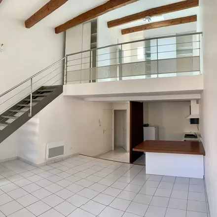 Rent this 2 bed apartment on Avenue des Étangs in 11100 Narbonne, France