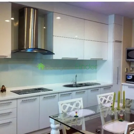 Rent this 2 bed apartment on 61/4-5 in Soi Thong Lo 1, Vadhana District