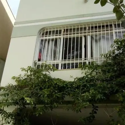 Buy this 3 bed house on Rua Santo Irineu 758 in Chácara Inglesa, São Paulo - SP