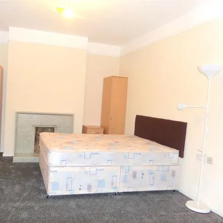 Rent this 1 bed room on Springfield Road in Ashford, TW15 2LR