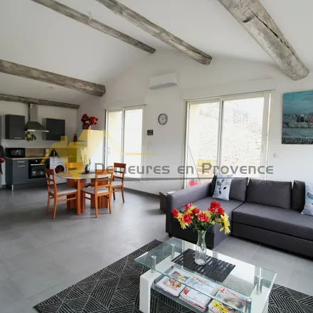 Rent this 3 bed apartment on 300 Avenue des Choralies in 84110 Vaison-la-Romaine, France