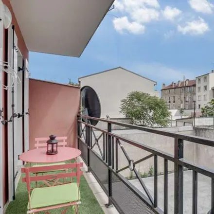 Rent this 2 bed apartment on 66 Rue Danielle Casanova in 93300 Aubervilliers, France
