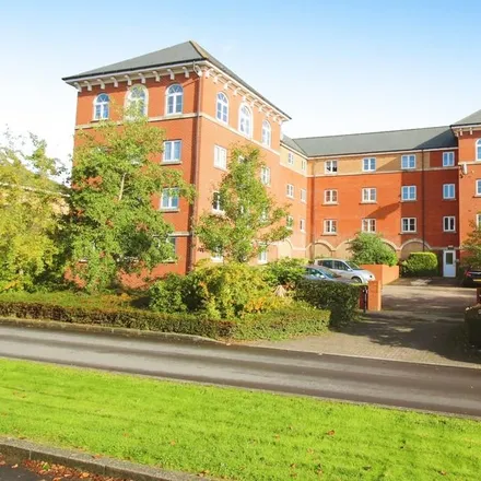 Rent this 2 bed apartment on Padstow Road in Swindon, SN2 2EQ