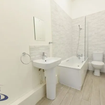 Image 1 - Montrell Road, London, SW2 4QD, United Kingdom - Apartment for rent