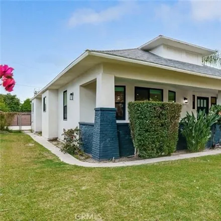 Image 2 - 2801 S Hobart Blvd, Los Angeles, California, 90018 - House for sale